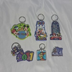 Walt Disney World Collectible Souvenir Keychains And Magnet 2011 2013 - Lot Of 6